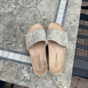 Chinese Laundry Platform Slide Sandals